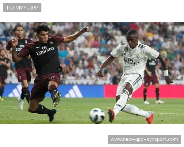 维尼修斯接长传后迅速内切:锋线上的独特艺术 维尼修斯接长传后迅速内切:锋线上的独特艺术