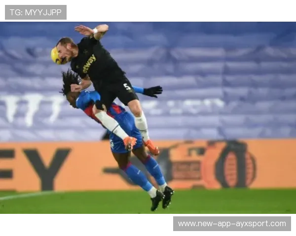 西汉姆联弧顶传导多次撬开空档 西汉姆联弧顶传导多次撬开空档