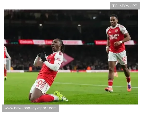 转会传闻：某英超豪门与意甲神锋擦出火花，英超西甲意甲